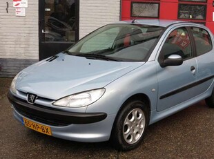 Peugeot 2061.4 XT , 5 DEURS , 117.000 km ,GROOT SCHERM