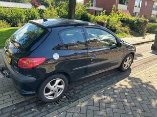 Peugeot 2061.6-16V XS Premium