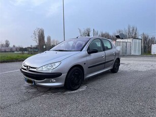 Peugeot 2065p 1.4 hdi XT