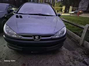 Peugeot 206Pegout 206 1.4 benzine jaar 2008