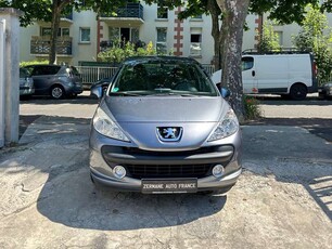 Peugeot 2071.4 VTi 16V 95ch Trendy