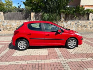 Peugeot 2071.4 VTi 16v Confort