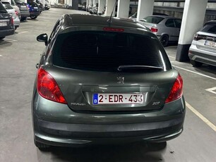 Peugeot 2071.4e 16v 90ch Exécutive