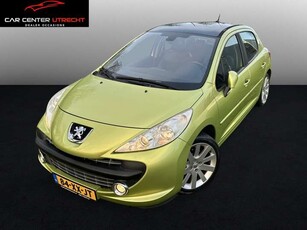 Peugeot 2071.6-16V T Féline PANO AIRCO NETTE AUTO