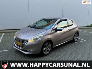 Peugeot 2081.6 VTi Allure, AIRCO,NAVI, NAP, Nieuwe APK