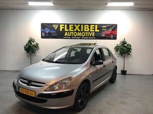 Peugeot 3071.6-16V / Dakje / Touch-Screen / LM-V / Trekhaak /