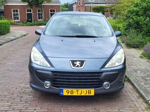 Peugeot 3071.6-16V XT