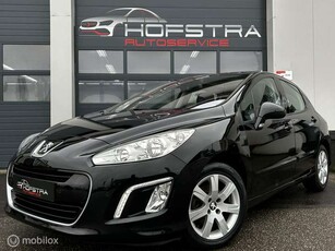 Peugeot 3081.6 VTi Première Pano Navi PDC Clima Trekhk Nap!