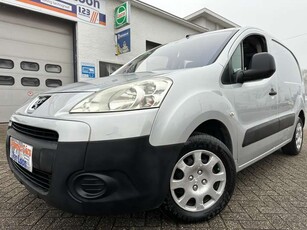 Peugeot PartnerLichteVracht 3Zit Trekhaak Airco 90pk Met Keuring