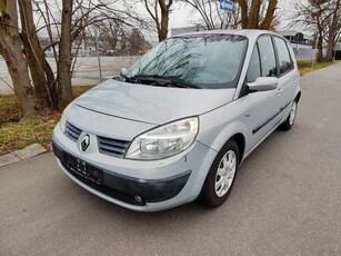 Renault Scenic1.6i-16V Expression Confort mit Fahrradträger