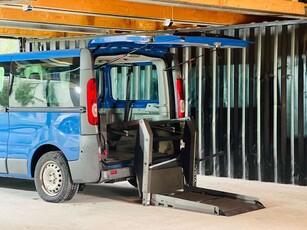 Renault TraficAutomatik Behindertengerecht-Lift