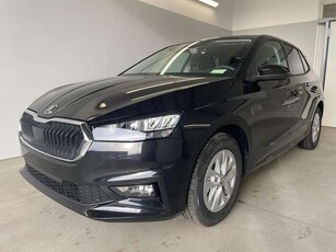 Skoda FabiaSelection 115PS AHK+Kessy+Kamera 1.0 TSI 85kW /...