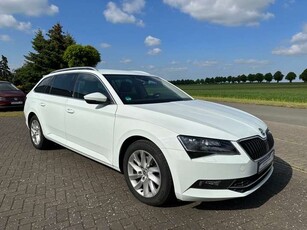 Skoda SuperbCombi Style 2.0TDI/ NAVI/ XENON/ KA