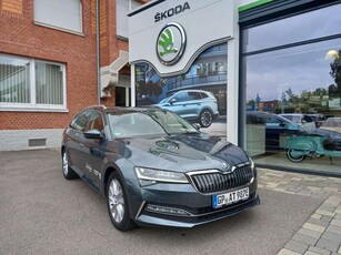 Skoda SuperbCombi Style iV 1.4 TSI PANO, NAV, LEDER