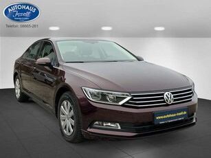 Volkswagen PassatTrendline, SHZ, Front Assist, Einparkhilfe vo+hi