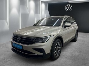 Volkswagen Tiguan1.5TSI Life LED ACC KAMERA NAVI STANDH PARK ASSIST