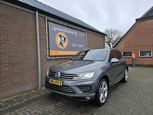 Volkswagen Touareg3.0 TDI R-line (prijs is ex btw en bpm)