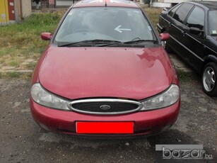 Продавам на части два броя Форд Мондео 2000 куб-131 коня и 2500 бензин / Ford Mondeo в Автомобили и джипове в гр. София