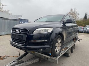 Audi Q73.0 TDI DPF quattro tiptronic