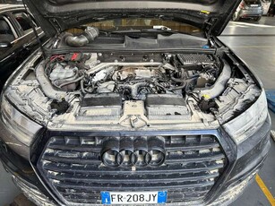 Audi Q7Q7 3.0 tdi 7 POSTI -ALLUVIONATA RIPARABILE LEGGERE