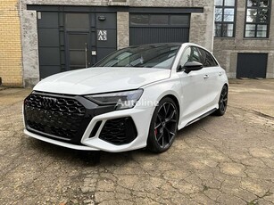 Продавам хечбек Audi Rs3 на търг