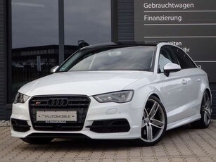 Audi S3Limousine 2.0 TFSI quattro - PANO / S-SITZE