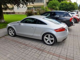 Audi TTTT Coupé 1,8 T FSI