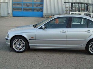 BMW 330330 ix, super sauber, Anzeige lesen, 14850 netto