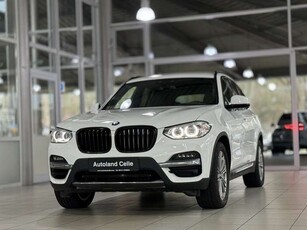 BMW X3xD20d LuxuryLine DAB PDC DisplKey Alarm Sport