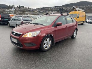 Продавам хечбек Ford Focus на търг