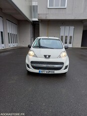 Продавам хечбек Peugeot 107 на търг