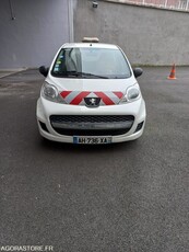 Продавам хечбек Peugeot 107 на търг