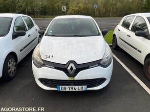 Продавам хечбек Renault CLIO на търг