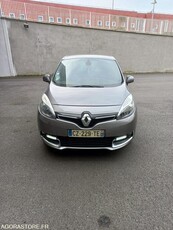 Продавам хечбек Renault MEGANE на търг