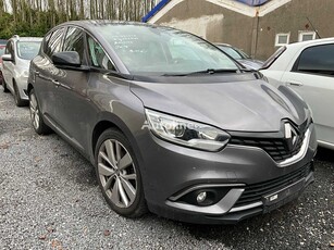 Продавам хечбек Renault Scenic на търг