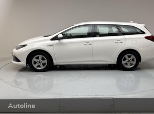 Продавам комби Toyota Auris на търг