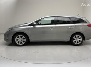 Продавам комби Toyota Auris на търг