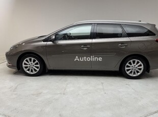 Продавам комби Toyota Auris на търг