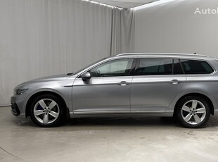 Продавам комби Volkswagen Passat на търг