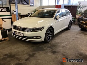 Продавам комби Volkswagen Passat на търг