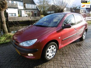 Peugeot 2061.4-16V Gentry 88pk 5-deurs 99.000km NAP Airco His