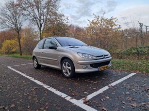 Peugeot 2061.6-16V Griffe