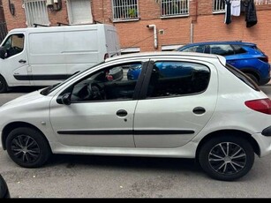 Peugeot 2062.0HDI XT