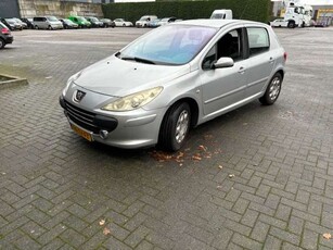 Peugeot 3071.6-16V Oxygo (5DRS)