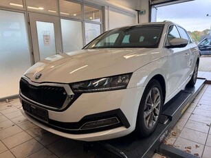 Skoda OctaviaOctavia Combi 2.0 TDI DSG Style|NAVI|R-CAM|ACC