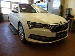 Skoda SuperbLim. Style*200PS*PANORAMA*KAMERA*KESSY*Metallic*