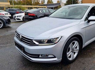 Volkswagen Passat2.0 TDI Navi LED Kamera Leder ACC