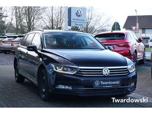 Volkswagen PassatVariant Comfortline ACC AHK SHZ Facelift