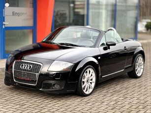 Audi TT*ROADSTAR/ CARBIO* 1.8 T*LEDE*KLIMAUT*SZHZ*18