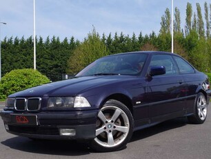 BMW 318SERIE 3 COUPE E36 318IS